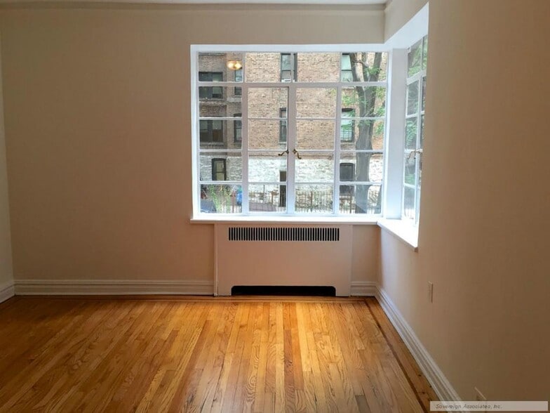 Building Photo - 135 W 225th St