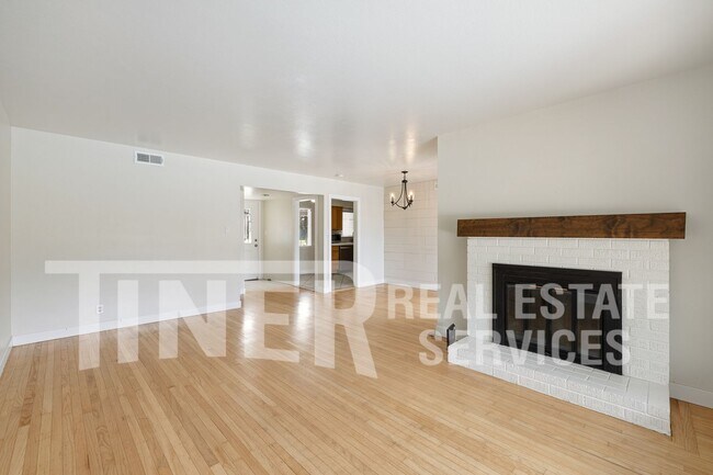 Building Photo - 3831 Horton Ln