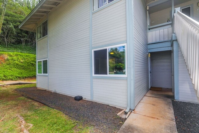 Building Photo - Gardens at Launani Valley. This spacious 3...