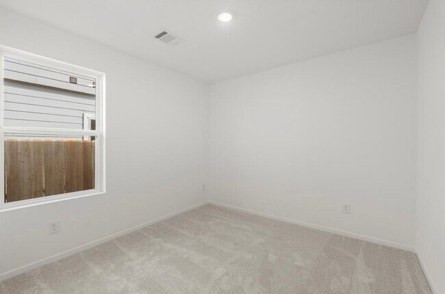 Building Photo - 2706 Pebble Whisper Dr