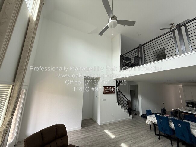 Building Photo - 1524 Sunrise Gables Dr