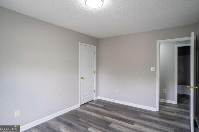 Building Photo - 3243 Newtons Crest Cir