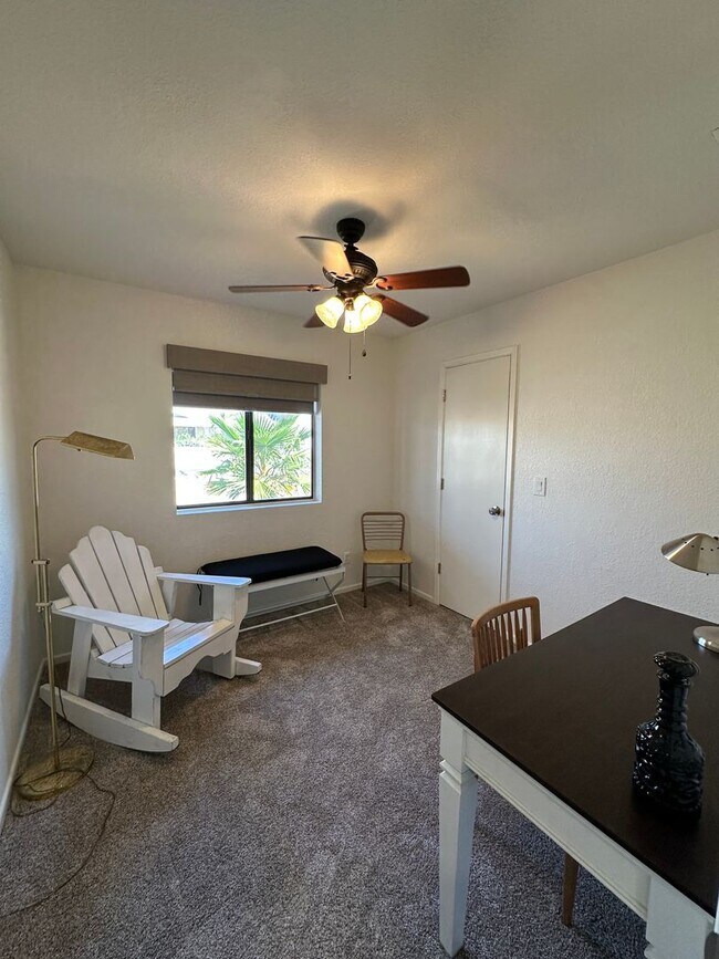 Building Photo - PENDING Furnished/or Un-Furnished - Pool h...