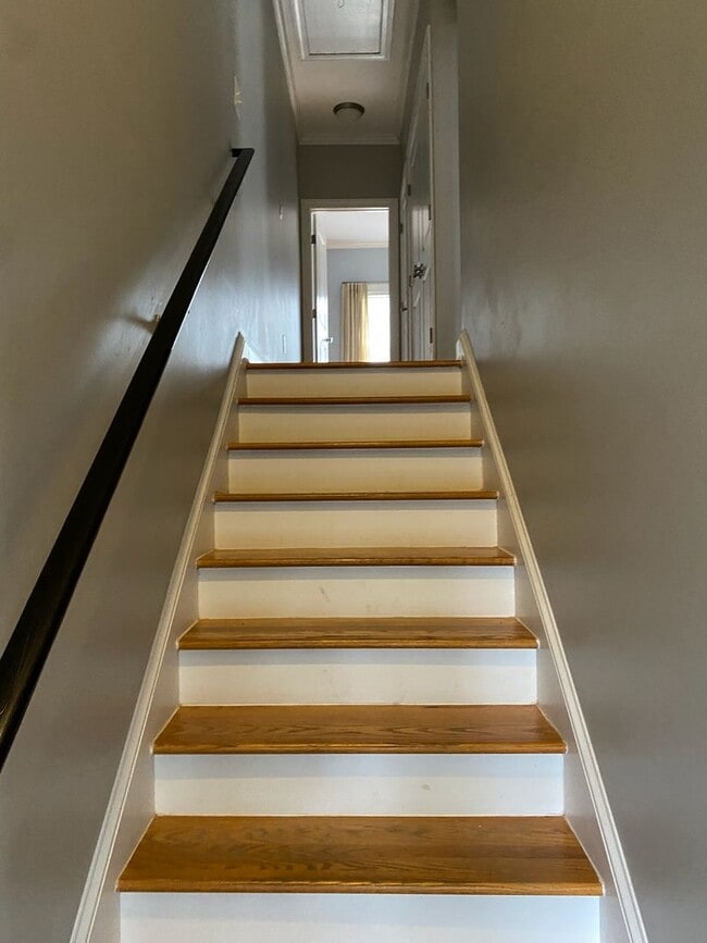 Building Photo - Elegant Intown Living in Carlyle Park – Beautiful 3BR/3.5BA Townhome