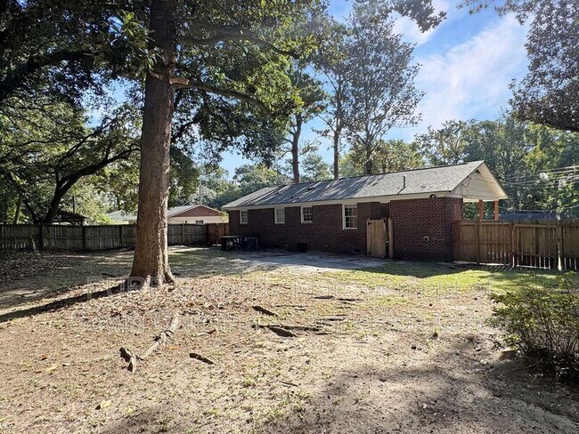 Building Photo - 2640 Orchid Ave