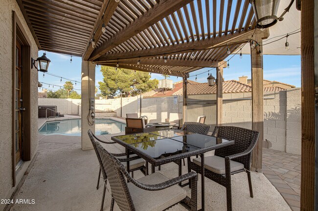 Building Photo - 5431 W Cochise Dr