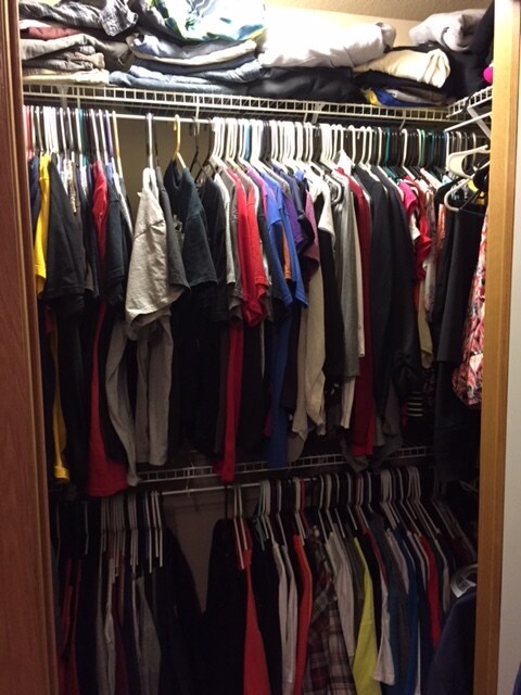 Closet - 383 NE Sandalwood