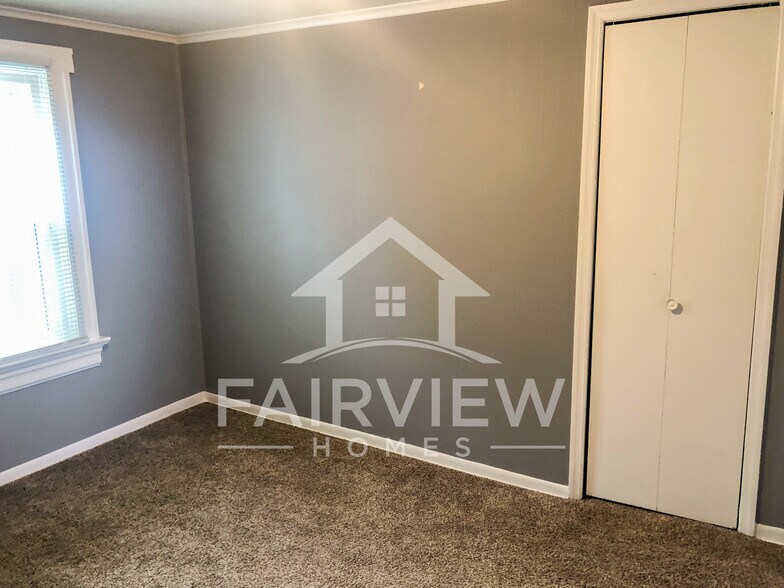 Bedroom 2 - 3520 Demott St