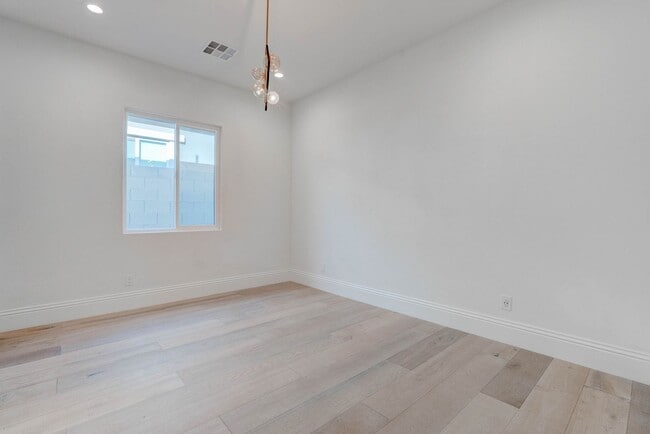 Building Photo - 756 Bruce Moorland St