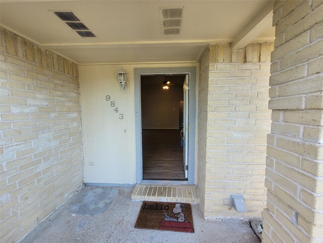 Building Photo - 9843 Mill Shadow Dr