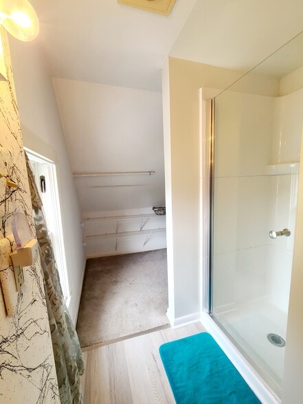3rd Floor Bathroom - 1512 Harlem Blvd