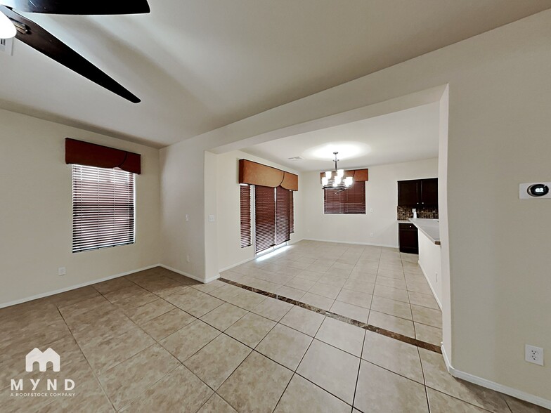 Building Photo - 8356 Waylon Ave