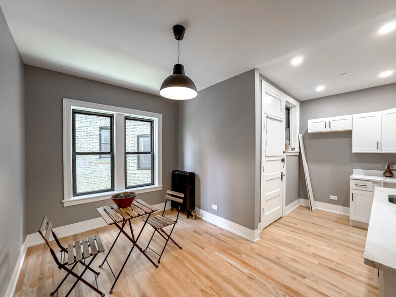 Building Photo - 626 W Stratford Pl