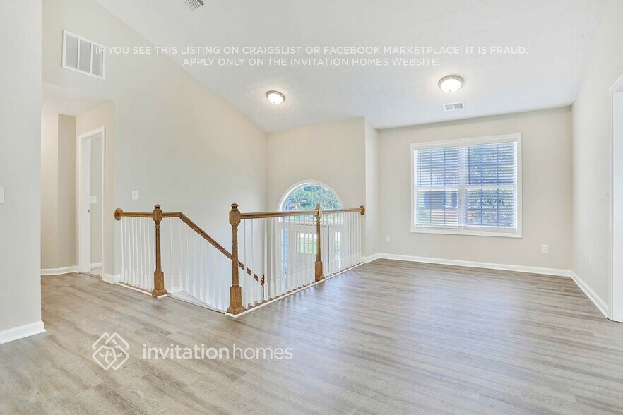 Building Photo - 105 Valley View Dr