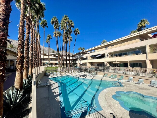 Building Photo - AVAILABLE NOW !! 2 Bedroom 2 Bathroom Cond...