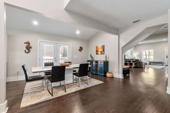 Building Photo - 76 Sanford St