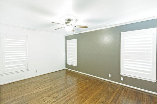 Building Photo - 11137 Sinclair Ave