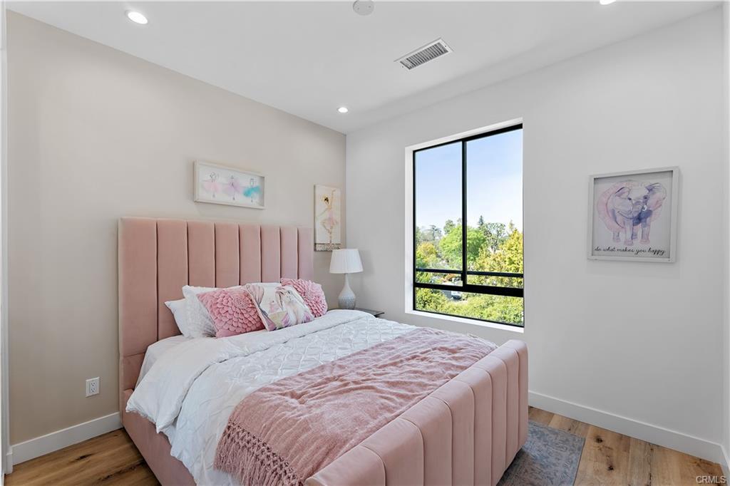 Building Photo - 11857 W Flower Ln