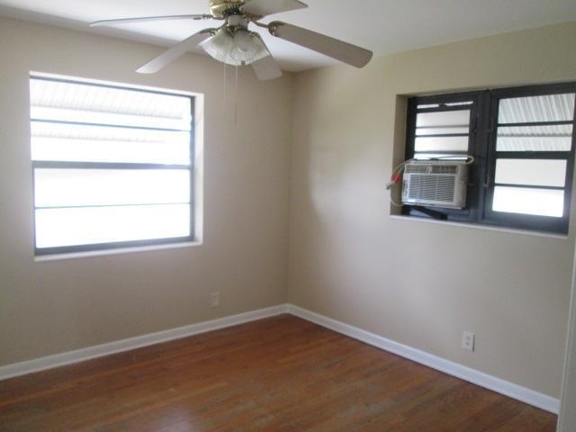 Building Photo - 498 W Drew St