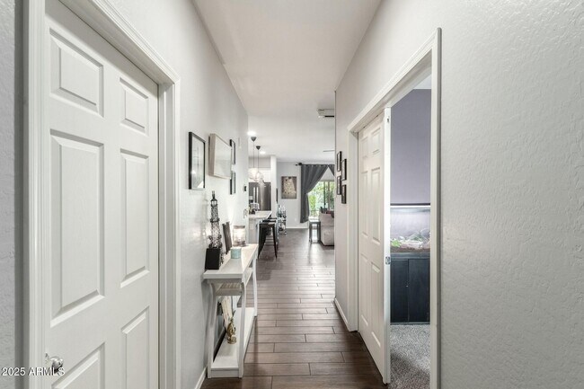Building Photo - 6212 W Orchid Ln