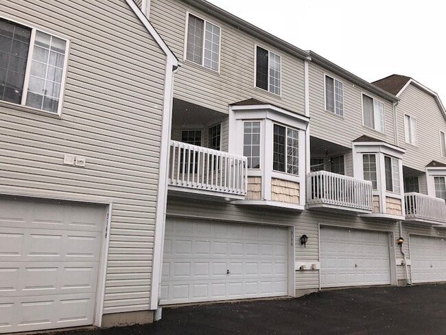 Building Photo - 3170 Cambria Ct