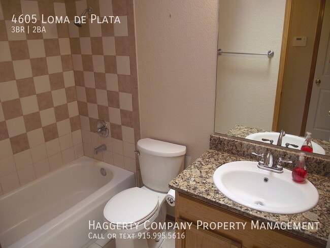 Building Photo - 4605 Loma De Plata Dr