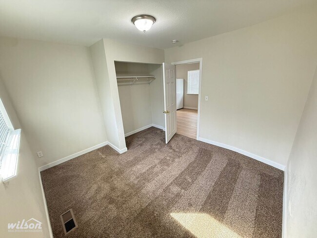 Building Photo - Price Drop! Updated 2 Bed /1 Bath Home with Spacious Yard!