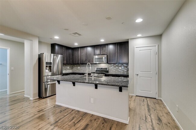 Building Photo - 3009 Camino Sereno Ave