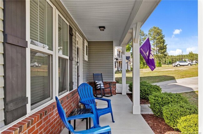 Building Photo - 789 Equestrian Way