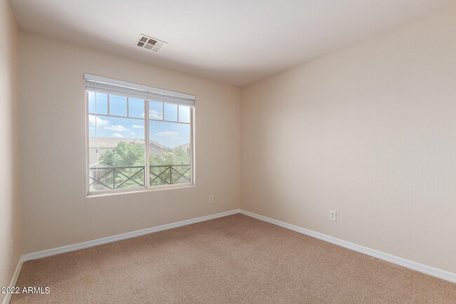 Building Photo - 17410 W Holland Ln