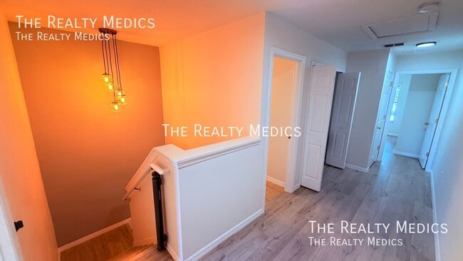 Building Photo - 5161 Regatta Dr