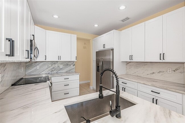 Building Photo - 15853 SW 10th St