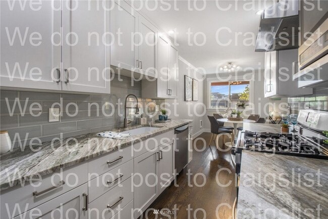 Building Photo - Queen Anne - 2 Bedroom - 2 Bathroom Condo *WSG Included