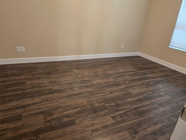 Building Photo - 15427 Fir Woods Ln