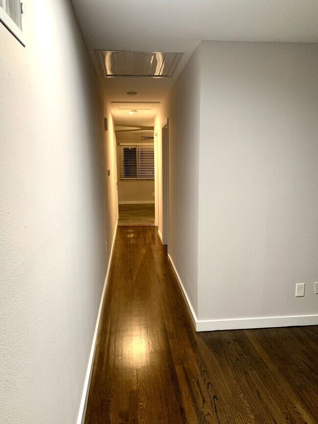 Building Photo - Arnold 1 bedroom pet friendly with shared ...