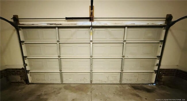 Building Photo - 318 Hawthorn Dr