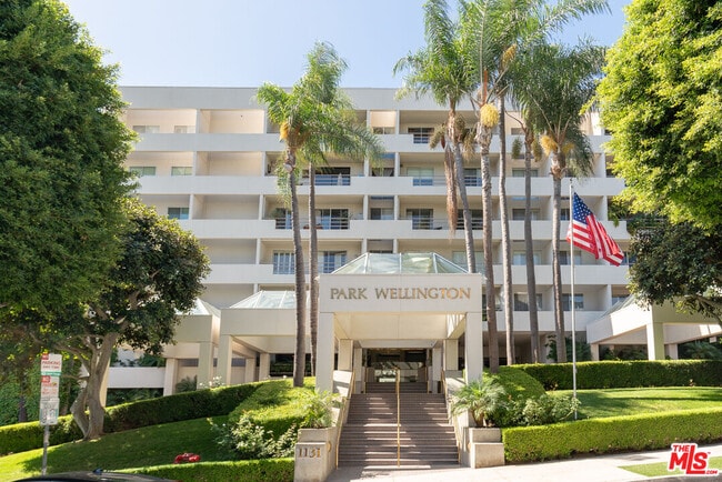 Building Photo - 1131 Alta Loma Rd