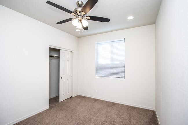 Building Photo - COMING SOON !! Mountainside Living at Canyon Views! 4 bedroom 2 bathroom!