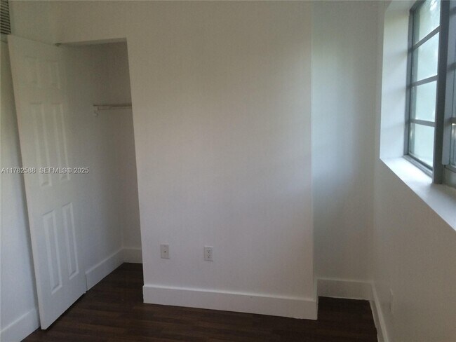 Building Photo - 7025 Rue Granville