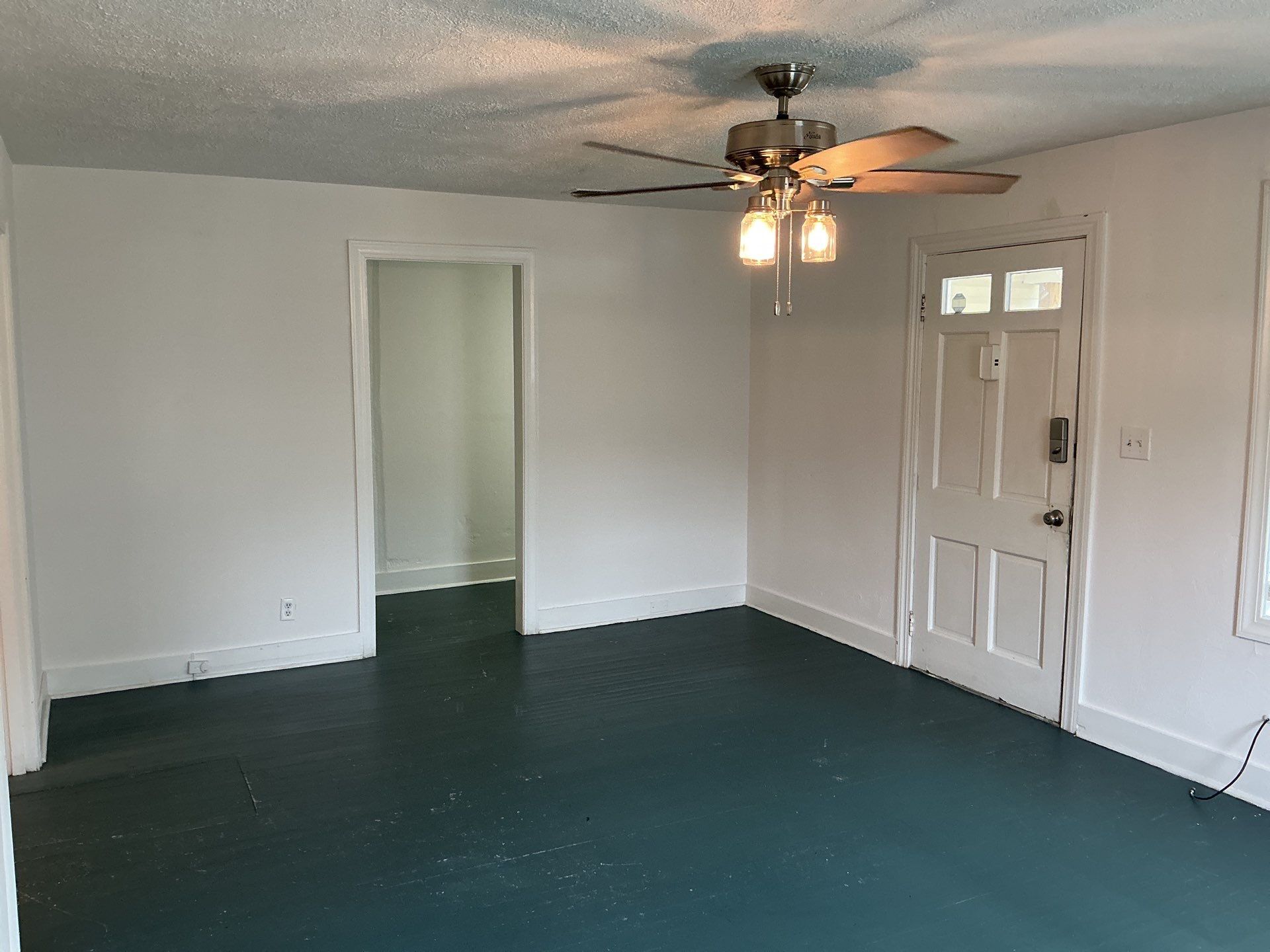 Building Photo - 318 Linden St