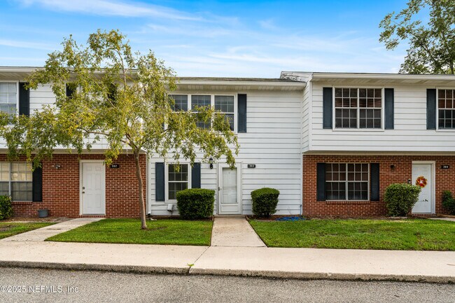 Building Photo - 303 Kettering Terrace