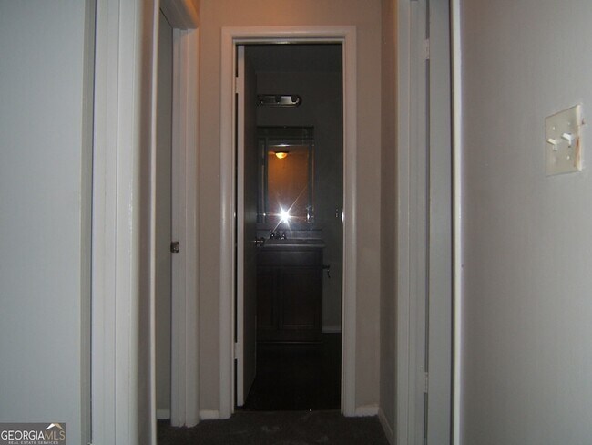 Building Photo - 4701 Flat Shoals Rd