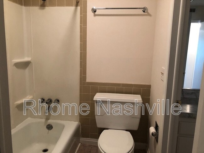 Building Photo - 515 Basswood Ave