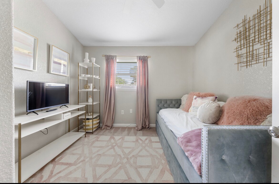 Building Photo - 212 Paladin Dr