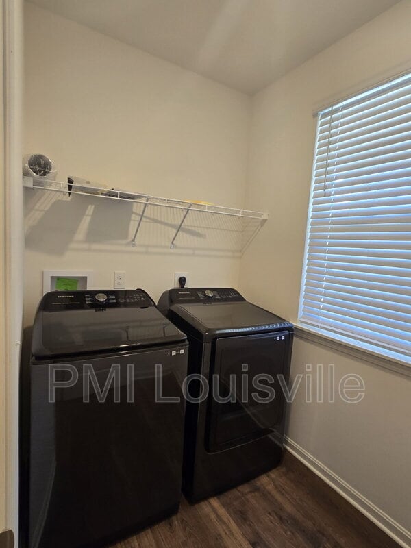 Building Photo - 5806 Kellie Wds Dr