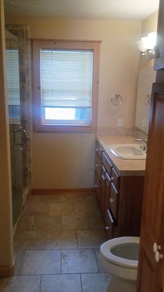 Building Photo - 147 Sunrise Ln