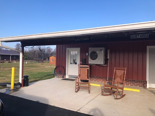 Building Photo - *FULLY FURNISHED* 1 Bedroom, 1 Bathroom Apartment *UTILITIES INCLUDED*