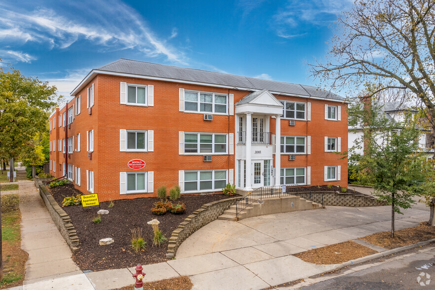 Primary Photo - Dupont Avenue Apartments 3040