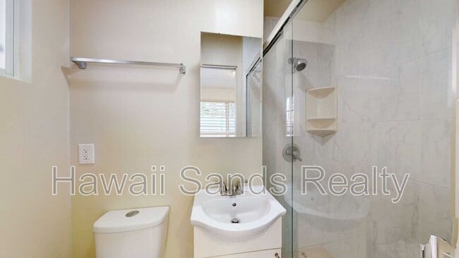 Building Photo - 3901 Maunahilu Pl