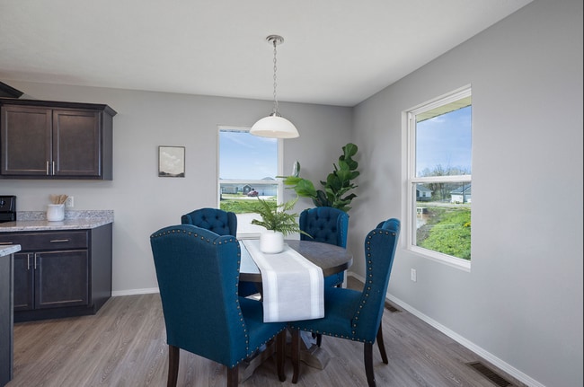 Building Photo - Large 3 bedroom rental with a fenced in yard in Republic!